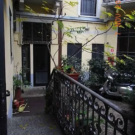Monolocale Loreto 度假居 *